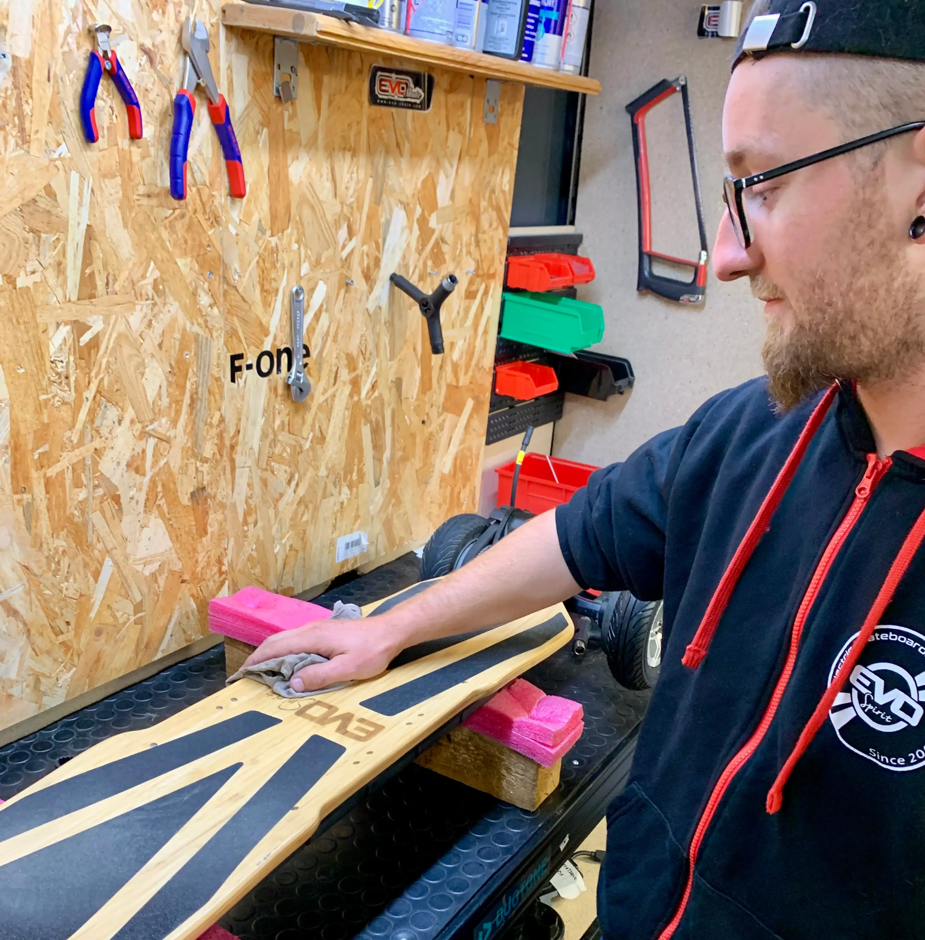 Yvan en train de sécher un Xplorer V2