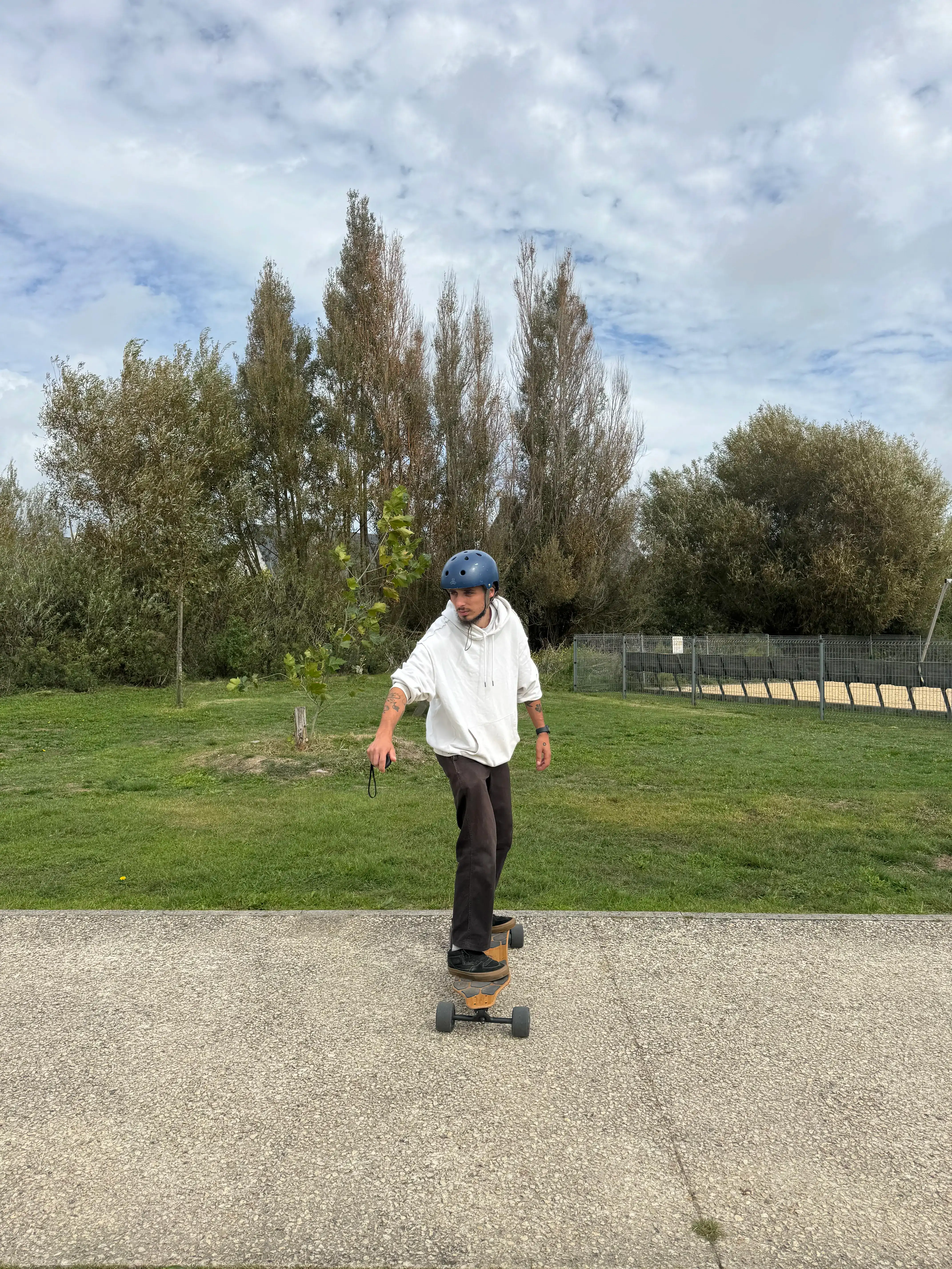 Tourner a droite sur un skate électrique