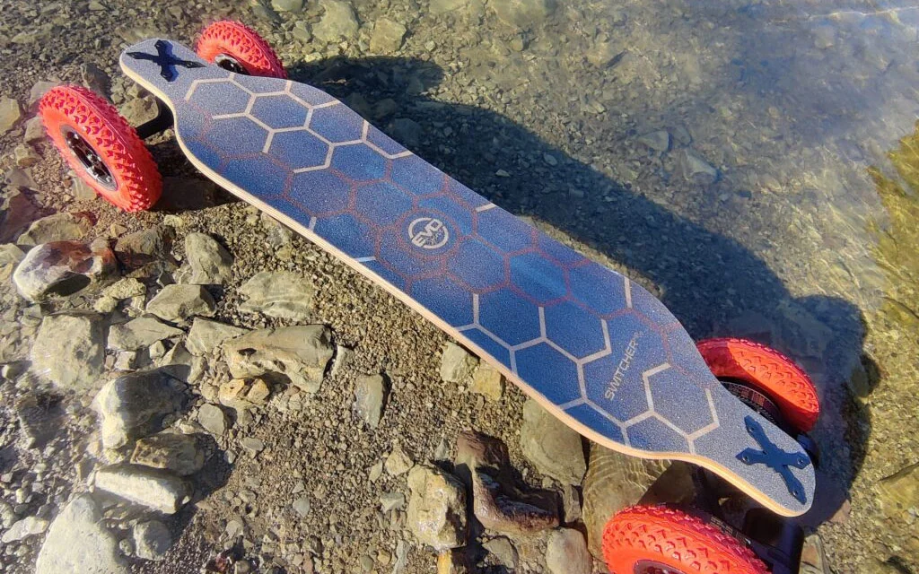 Skateboard électrique après avoir pris l'eau